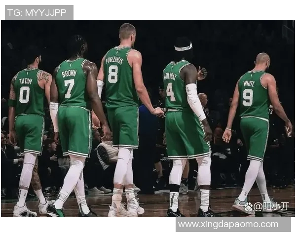 凯尔特人首发：豪瑟、布朗、怀特、沙伊尔曼、克塔